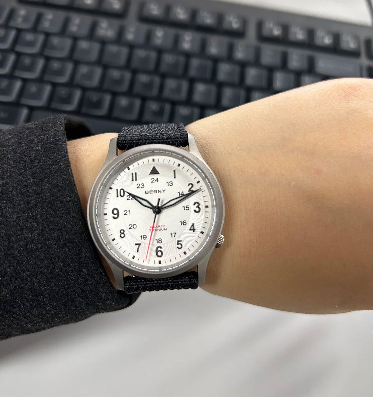 BERNY Titanium Watches for Men Super Luminous Sapphire Field Pilot Men's Watch Outdoor Quartz Wristwatch Lightweight 5ATM