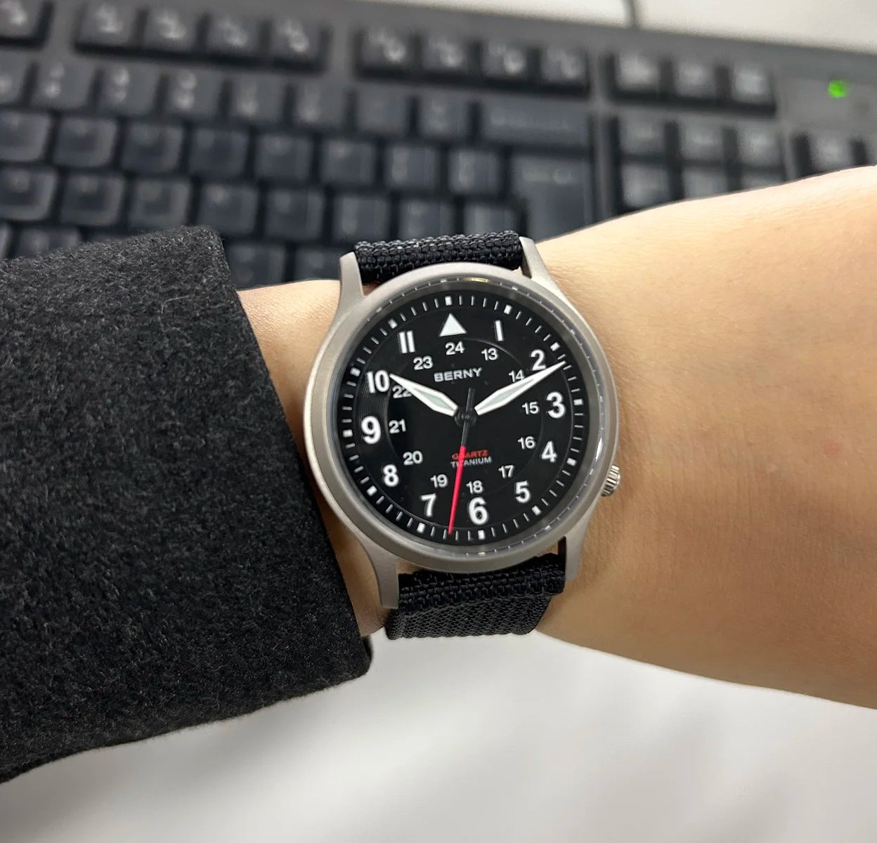 BERNY Titanium Watches for Men Super Luminous Sapphire Field Pilot Men's Watch Outdoor Quartz Wristwatch Lightweight 5ATM